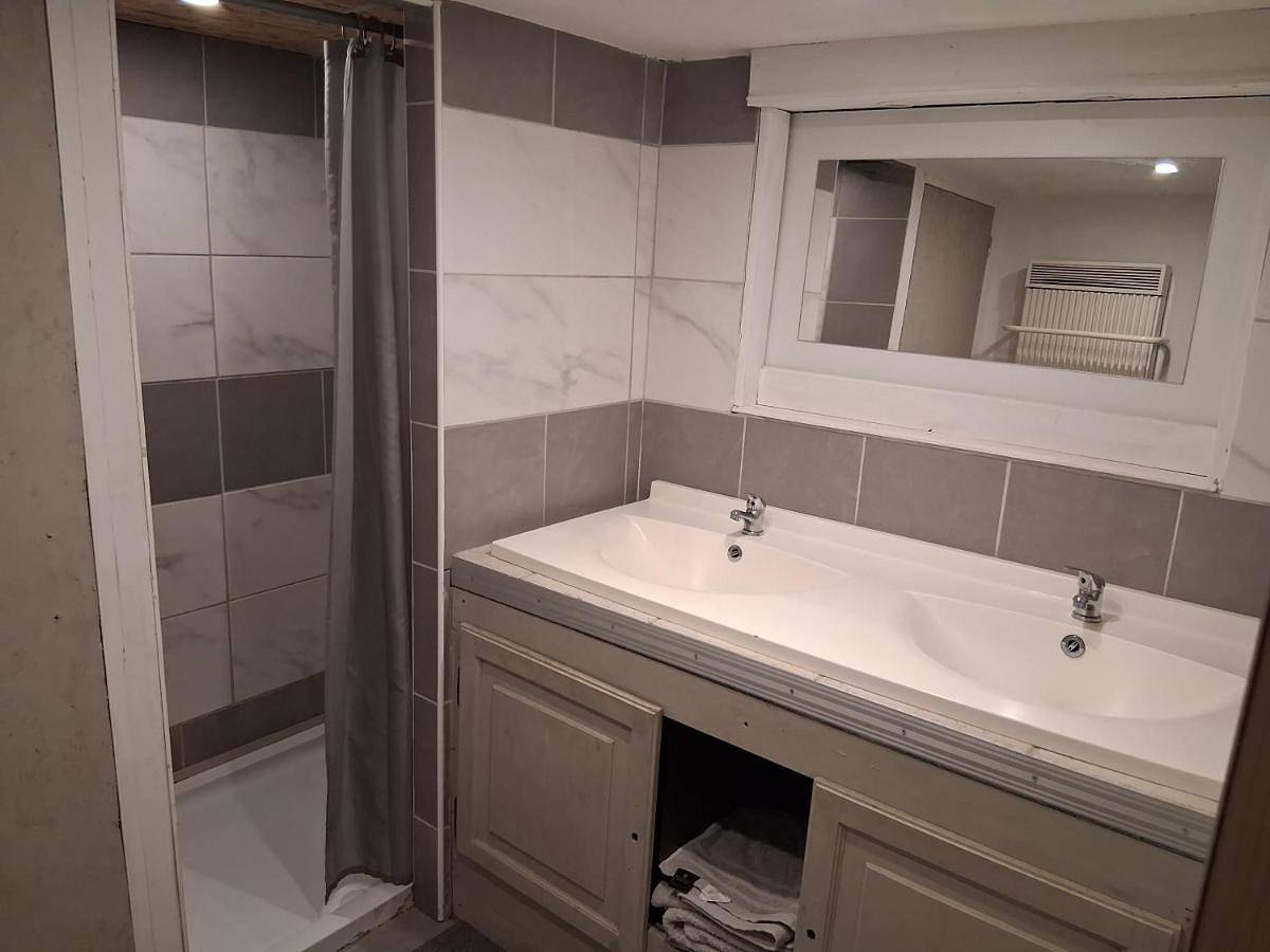 Appartement entier, Two-Bedroom Apartment in Lucéram, Côte méditerranéenne (France)