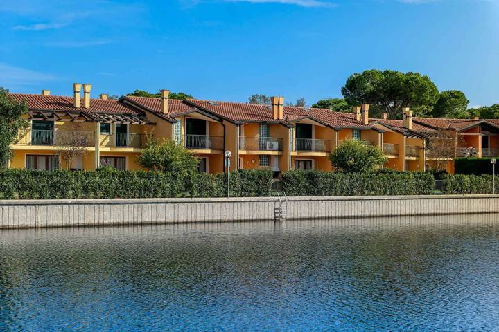 FerienHaus mit Pool und Terrasse in Isola Albarella, Rosolina