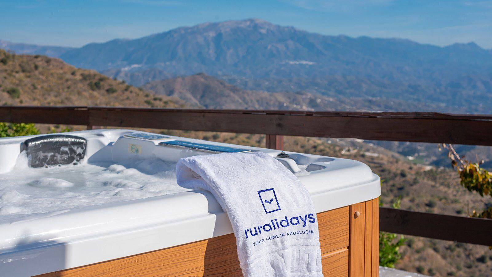 Cortijo La Envarra El Borge by Ruralidays in El Borge, Málaga Provinz