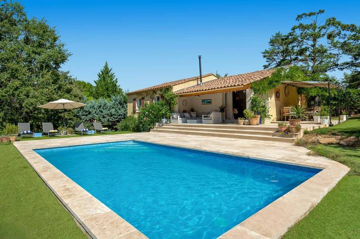 Location de vacances pour 6 personnes, avec jardin à Tourtour - 2