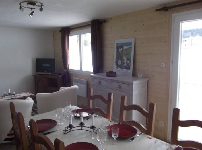 Gîte pour 6 personnes, avec terrasse et jardin dans le Jura - 4