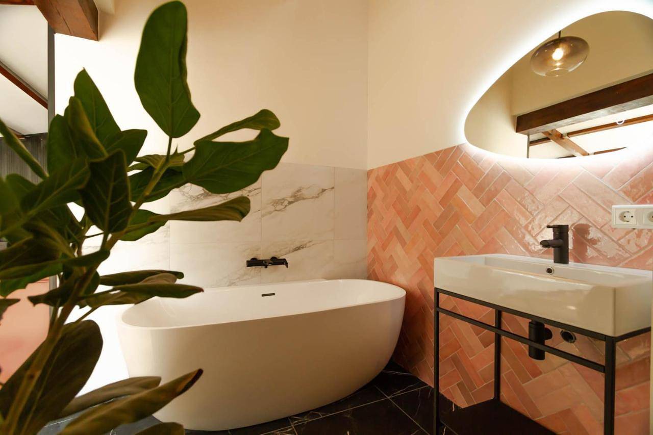 Deluxe Double Room (2 Adults + 1 Child) in Limburg