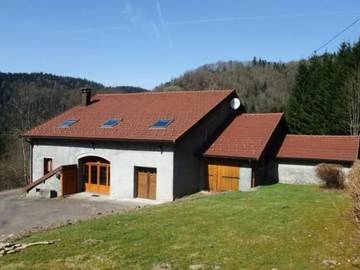 Gîte pour 9 personnes, avec jardin à Servance