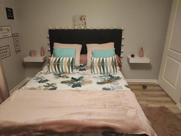 Location de vacances pour 2 personnes, avec jardin ainsi que terrasse et vue à Teloché - 3