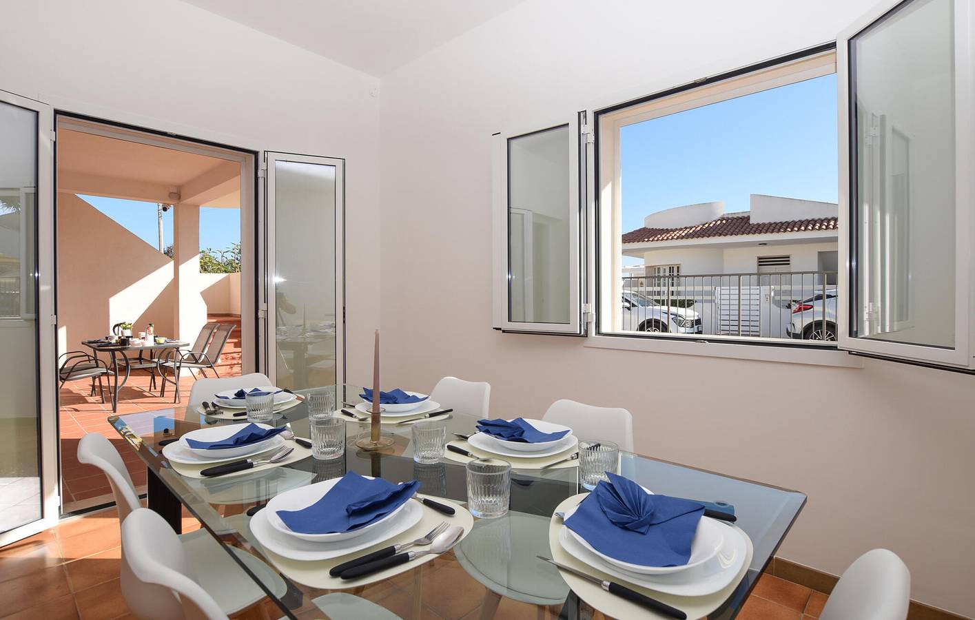 Rückzugsort mit Meerblick, Terrasse und Parkplatz, 800 m zum Strand von Punta Secca in Spiaggia di Caucana, Santa Croce Camerina