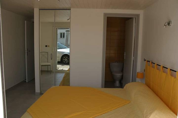 Gîte pour 4 personnes, avec piscine ainsi que jardin et terrasse à Marsilly - 3