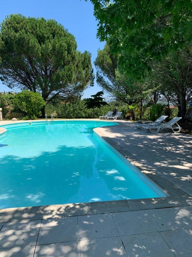 Pousada para 4 pessoas, com Varanda e Terraço e ainda Jardim and Piscina infantil em Covilhã
