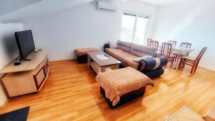 Gîte pour 2 personnes, avec terrasse et vue dans Prilep