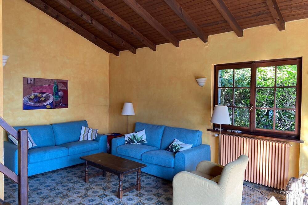 Großes Ferienhaus mit Garten und Traumblick auf den Lago Maggiore in Piancassone, Trarego Viggiona