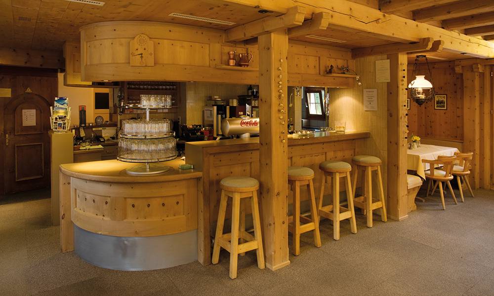 Gasthaus Mayor - Zweibettzimmer mit Etagendusche in S-charl, Scuol