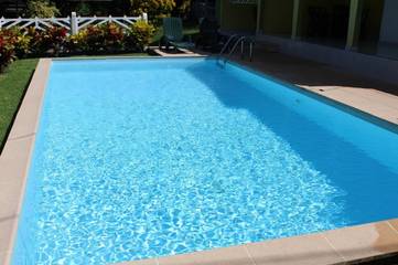 Cottage pour 6 personnes, avec piscine ainsi que vue et jardin à Rivière-Pilote
