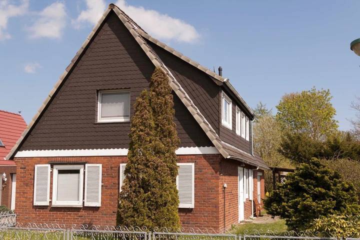 Ferienwohnung für 5 Personen, mit Terrasse und Garten in Sande