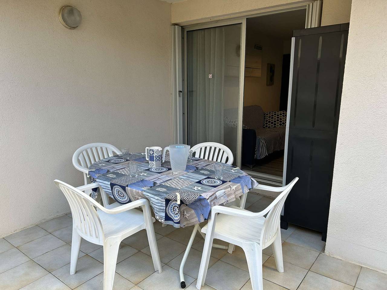 Entire apartment, Cozy 1Br Apartment with Pool, Terrace, and Parking - Sleeps 4 in Le Grau-du-Roi, Côte d'Améthyste