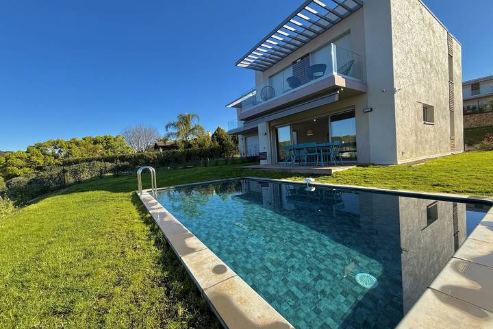 Villa for 6 people, with garden and terrace in Antibes