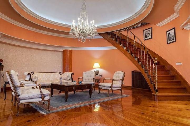 Chalet  de piedra con piscina y zonas ajardinadas in Villagarcía de Arosa, Rias Baixas