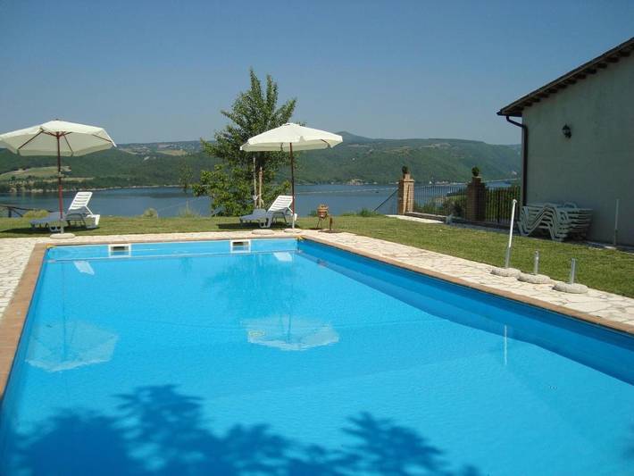 Landhaus für 6 Personen, mit Balkon und Terrasse sowie Garten und Pool in Baschi