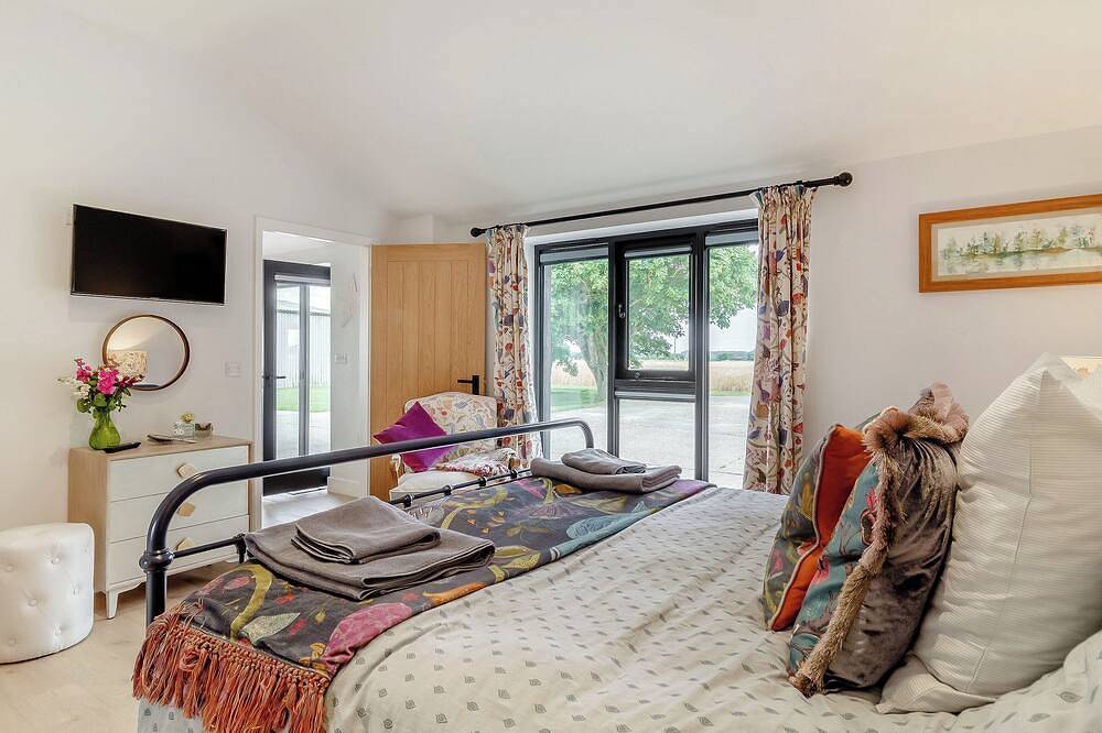 1 bedroom accommodation in Stowupland, near Stowmarket in Suffolk
