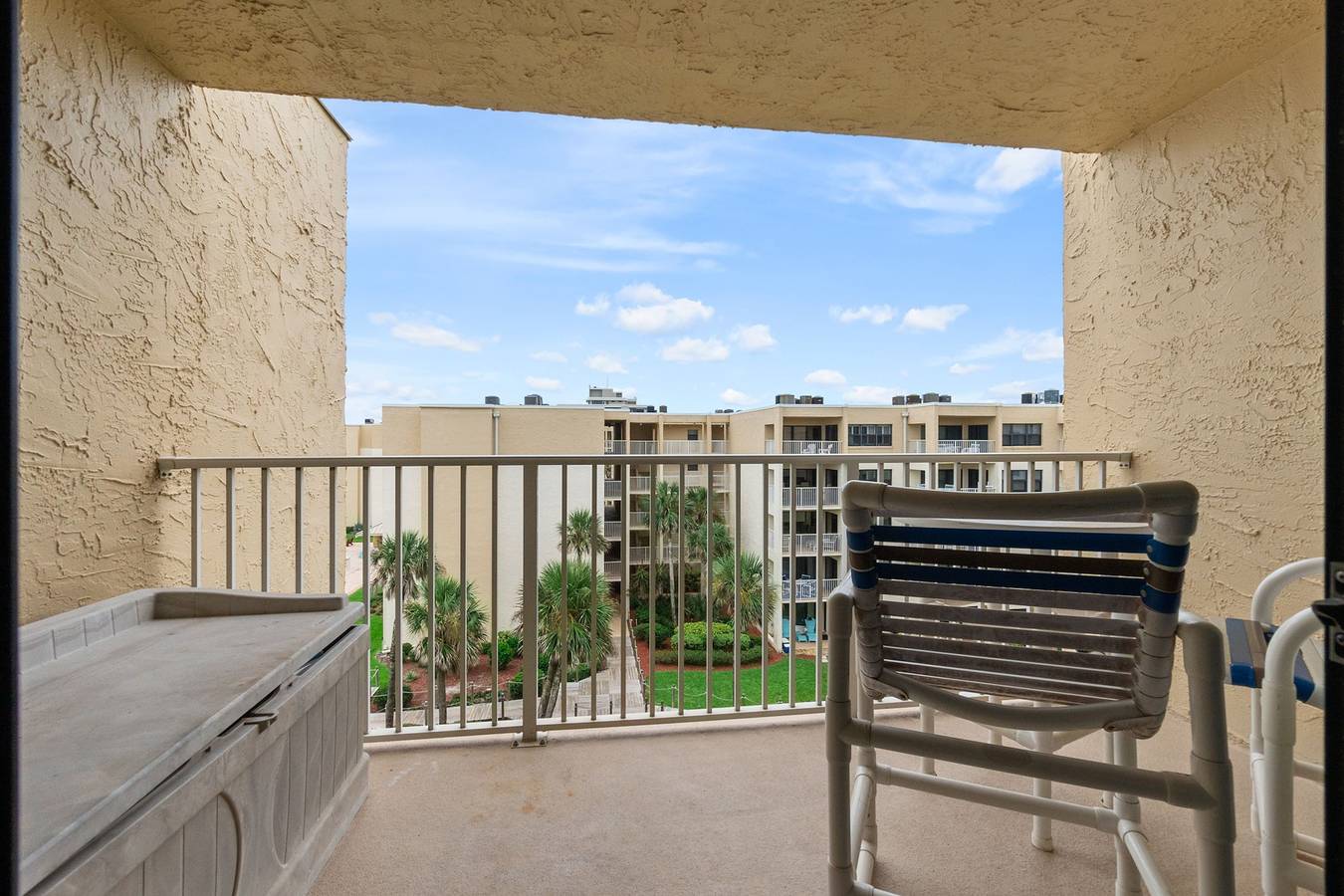 Geheel appartement, Castle Reef two bed, two bath Oceanview Condo in New Smyrna Beach, Florida