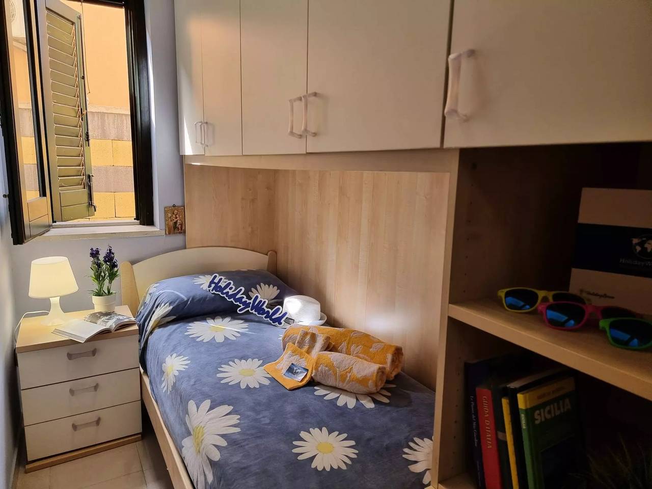 Apartamento entero, 5 estancias 5 Personas in Campofelice di Roccella, Provincia de Palermo