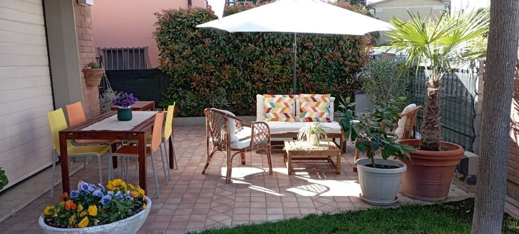 Casa vacanza per 2 persone, con Balcone e Idromassaggio nonché Giardino e Panorama a Guastalla