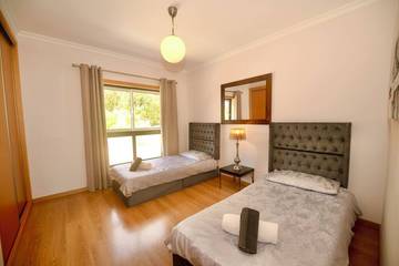 Location De Vacances pour 7 Personnes dans Nazaré, Leiria District, Photo 1
