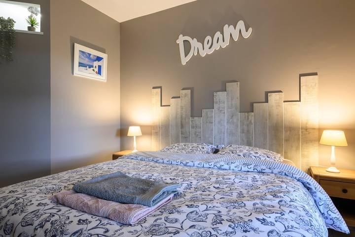 Bed and Breakfast 'Chambre - Le Clos Des Fontaines' with Private Pool, Wi-Fi and Air Conditioning in Pernes-les-Fontaines, Parc naturel régional du Mont-Ventoux