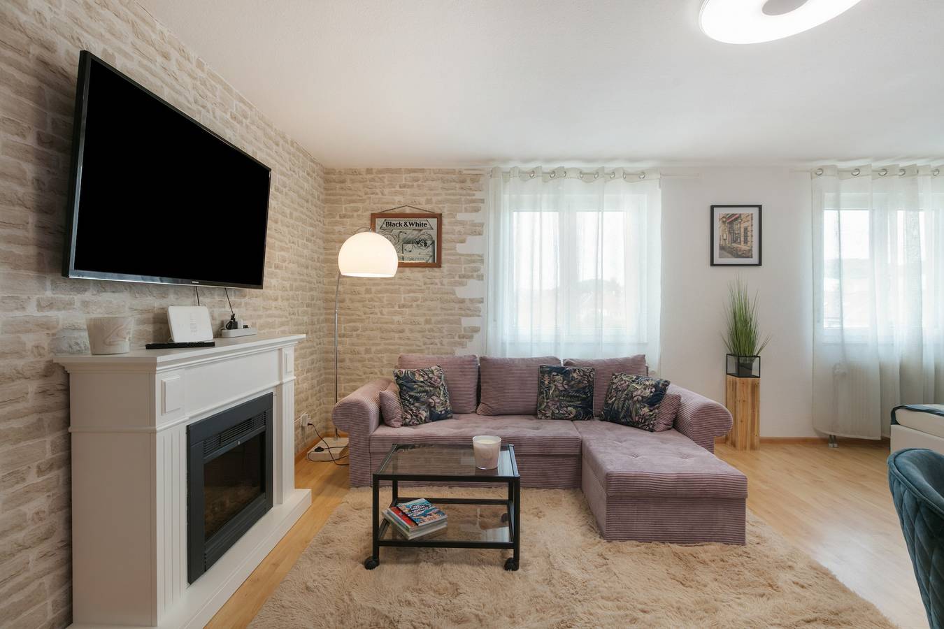 Geheel appartement, Appartement 'Weiss' met Uitzicht op de Bergen en Wi-Fi in Lörrach (stad), Zuidelijk Zwarte Woud
