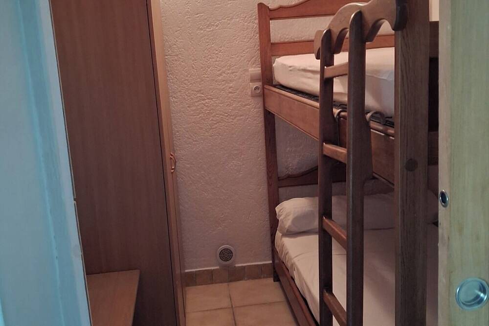 Ganze Wohnung, Accollé ein altes Bauernhaus, Apt. 1. St. (6 pl) renovierten Schwimmbad, Sauna und Spa in Maubec, Regionaler Naturpark Luberon