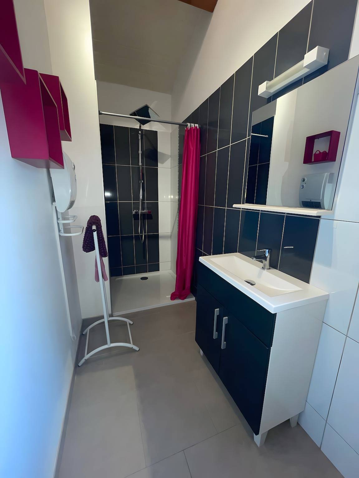 Gîte Les Pins – Vakantiehuis in een Gîtedorp in Joyeuse, Ardèche