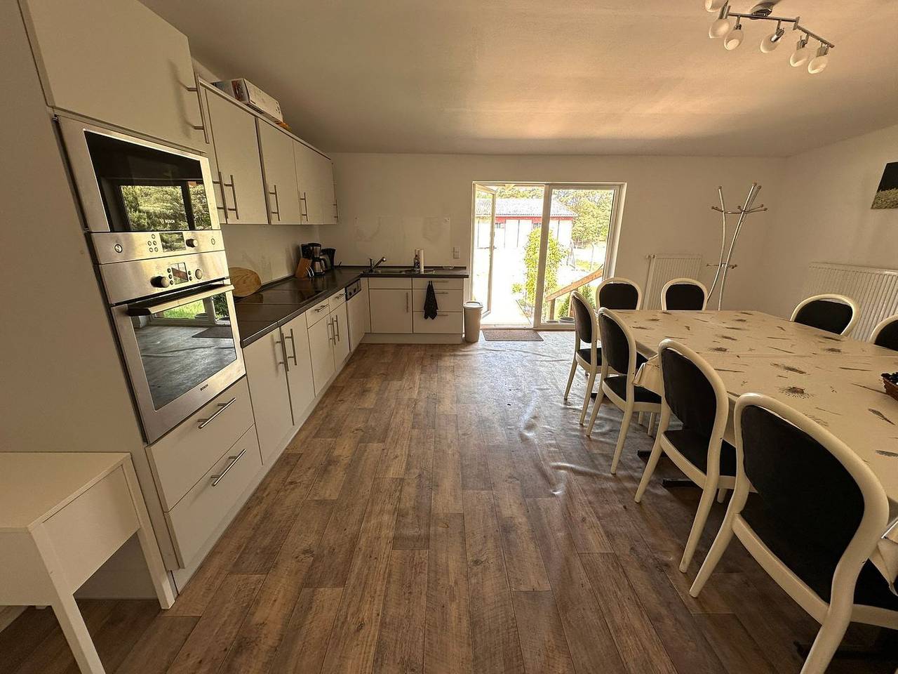 Ganze Ferienwohnung, Ferienzimmer in Eickhof: Entspannen im idyllischen Warnow Gebiet in Warnow (bei Bützow), Naturpark Nossentiner/Schwinzer Heide