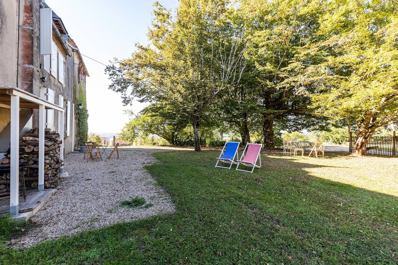 Peaceful Retreat in Entre-Deux-Mers: Charming Cottage with Pool, Sauna & Unspoiled Nature in Montagoudin, Langon region