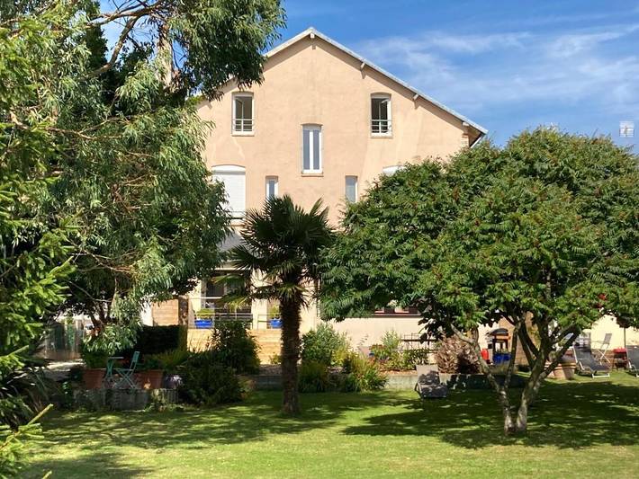 Chambre d’hôte pour 4 personnes, avec Terrasse ainsi que Jardin et Vue