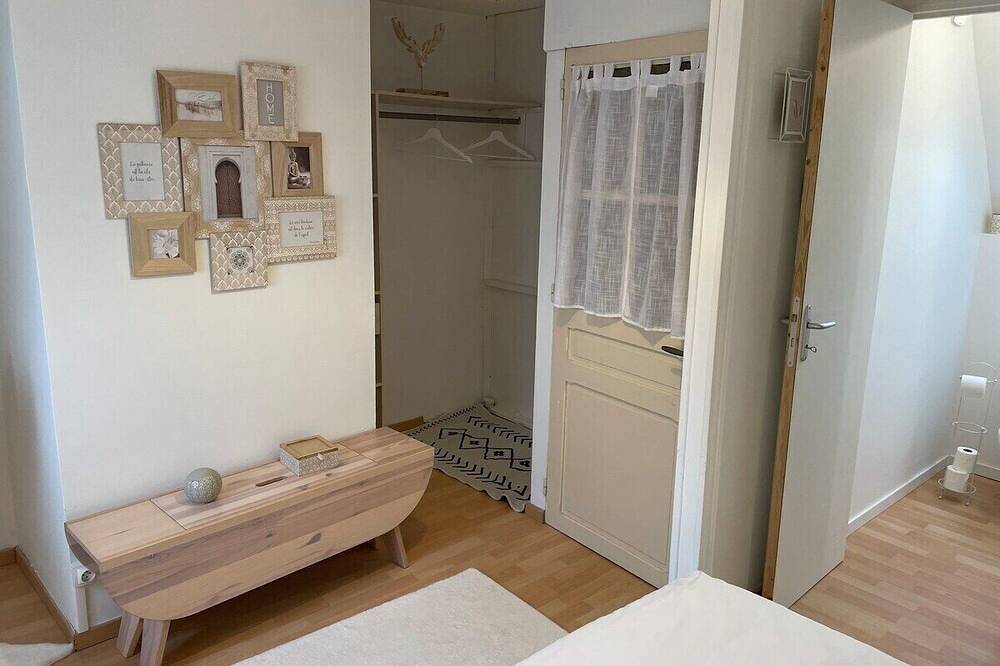 Entire apartment, Apartment-Private Bathroom in Chablis, Auxerre region