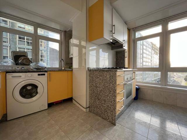 Apartamento entero, Three-Bedroom Apartment in Praia do Orzán (La Coruña), La Coruña