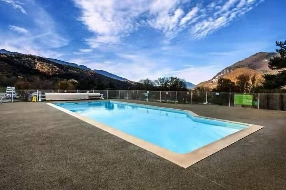 🏡 Le Birdie – Studio with Balcony Between Lake and Mountains in Giez, Parc naturel régional du Massif des Bauges