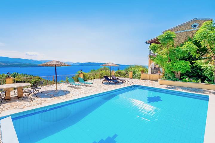 Villa mit pool für 13 Personen auf Korfu