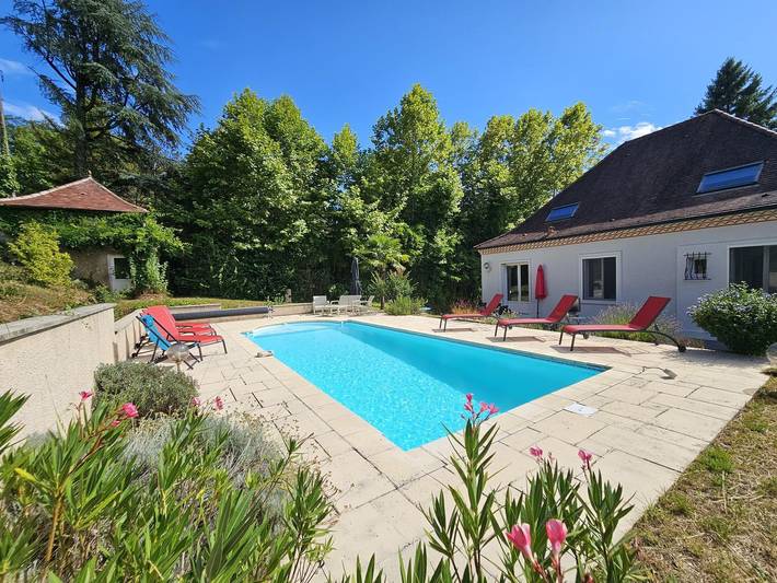 Vakantiehuis voor 8 personen, with terras and tuin as well as zwembad in Souillac