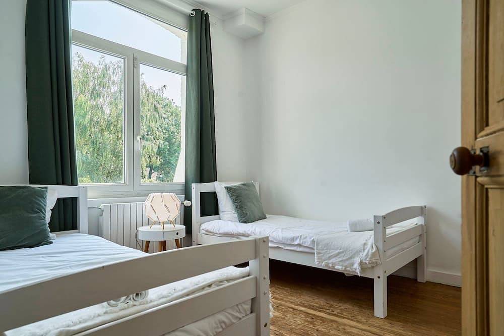 Entire apartment, Beautiful 1900 house full equipped, 4bdrm+ garden! in Lambersart, Lille region