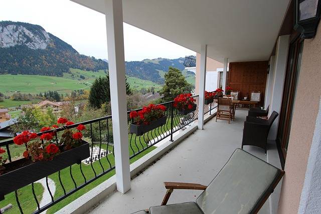 Appartement de vacances entier, Appartement Rosat 22 - 3 chambres à coucher, 79m², 6 personnes in Château-d' Œx, Alpes Vaudoises