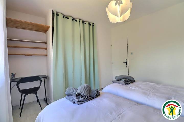 Gîte pour 6 personnes, avec terrasse ainsi que jardin et piscine - 1