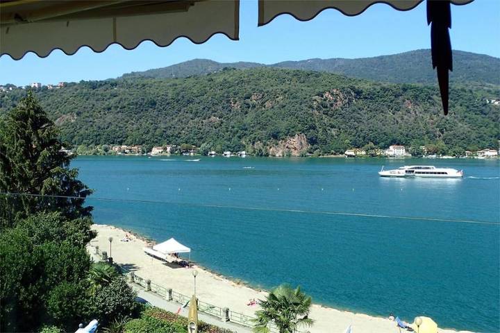 Location de vacances pour 2 personnes, avec piscine et jardin à Porto Ceresio - 3