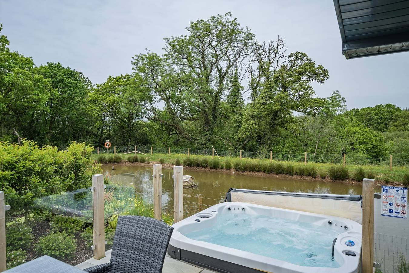 Lilac Lodge, 22 Roadford Lake Lodges in Broadwoodwidger, Devon