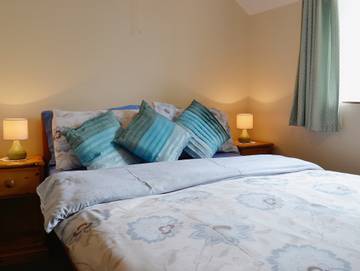 Log Cabin for 2 People in Holcombe Burnell, Devon, Photo 4