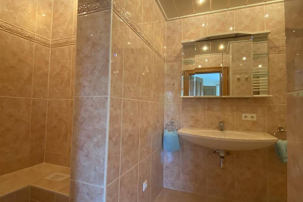 Ganze Wohnung, Rosenapartment - Ferienhaus Schaller am Galsterberg in Pruggern, Schladming-Dachstein