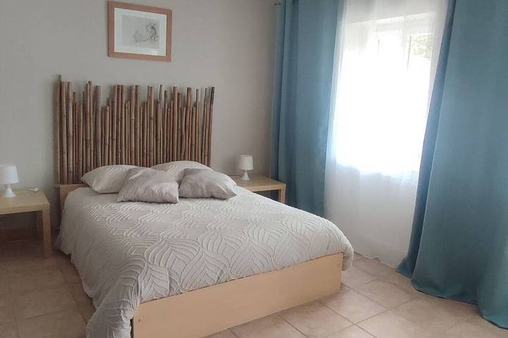 Location de vacances pour 2 personnes, avec Jardin à Cussay - 2