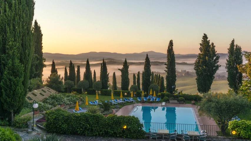 Hotel für 2 Personen, mit Whirlpool und Terrasse sowie Garten und Pool