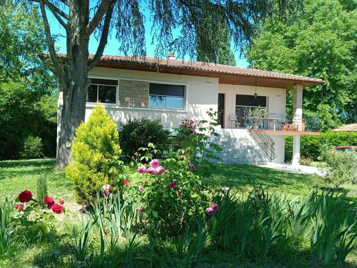 Chambre d’hôte pour 2 personnes, avec Balcon et Terrasse ainsi que Jardin et Vue