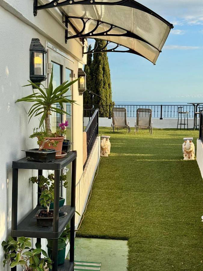 Casa de huéspuedes para 3 personas, con Balcón y Terraza además de Jardín y Piscina en Rincón de la Victoria