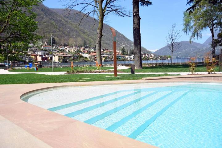 Location de vacances pour 6 personnes, avec vue sur le lac et vue ainsi que jardin et piscine, animaux acceptés dans Riva San Vitale - 2