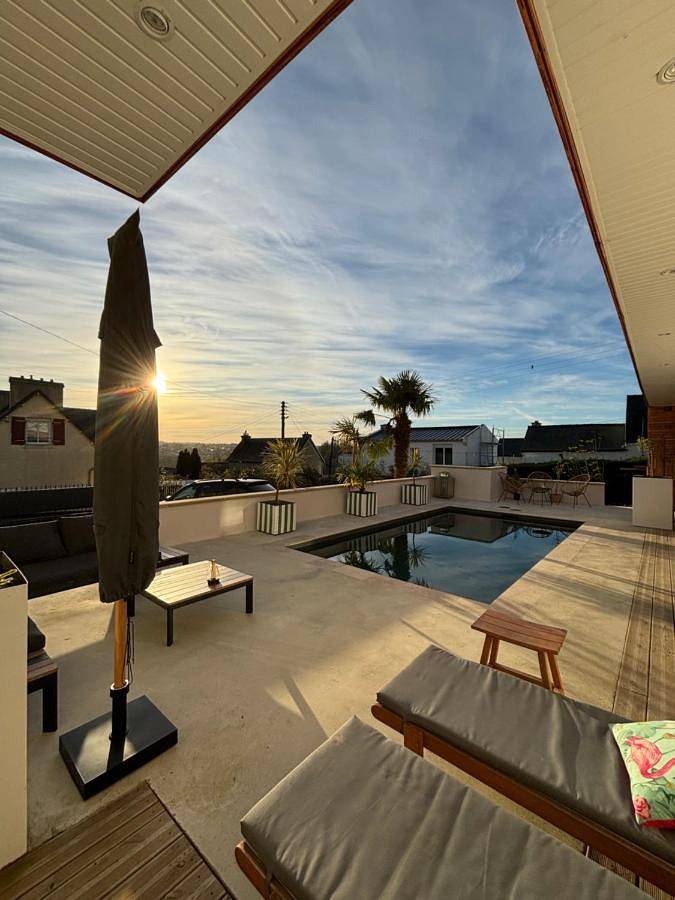 Location de vacances pour 10 personnes, avec terrasse ainsi que piscine et jardin, adapté aux familles à Saint-Martin-des-Champs - 4